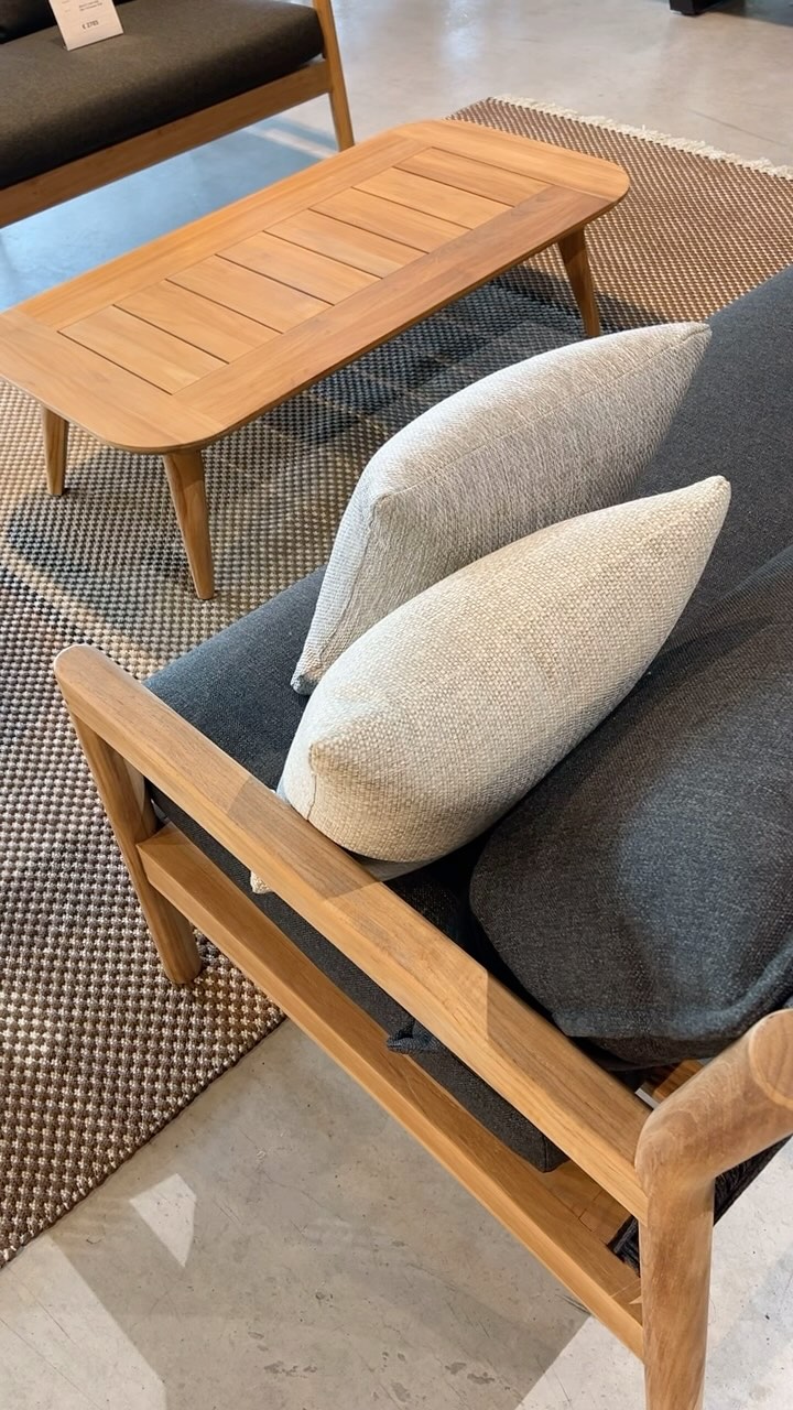 Inspiratie voor jouw terras/tuin… ☀️

Kom langs in onze showroom, wij zijn open vandaag tem 18u.